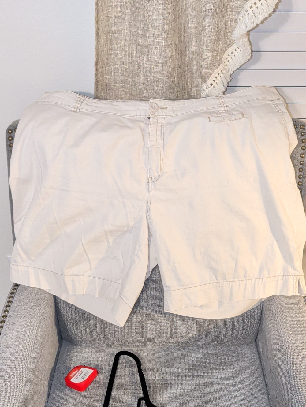 Avenue Women's Cream Bermuda Shorts